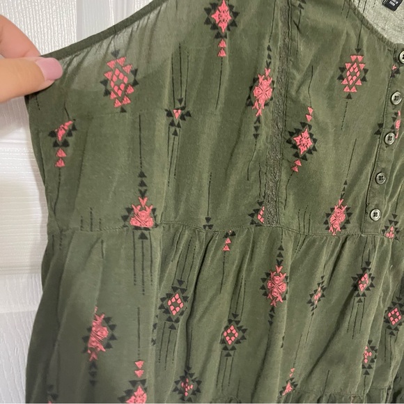 Torrid Patterned Swing Tank - Picture 4 of 5